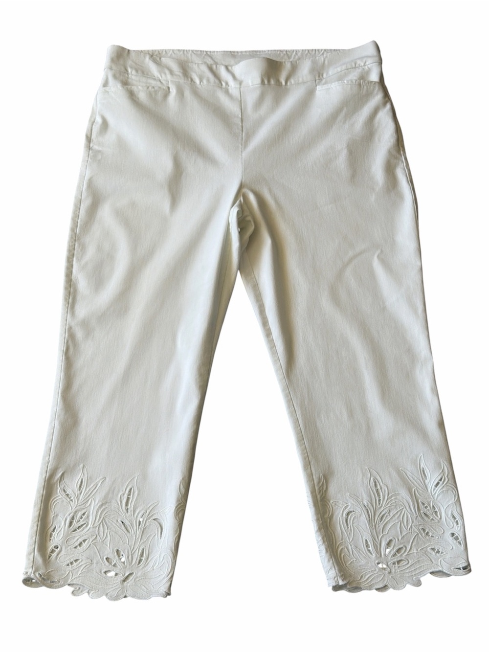 Chico Brigitte Pull on Cutwork Cropped Pants